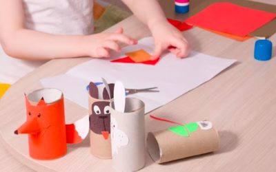 10 Ideas divertidas de manualidades para niños en casa