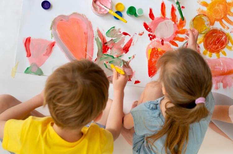 Organizar una fiesta de arte para niños