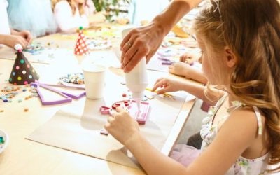 Cómo organizar una fiesta de arte para niños