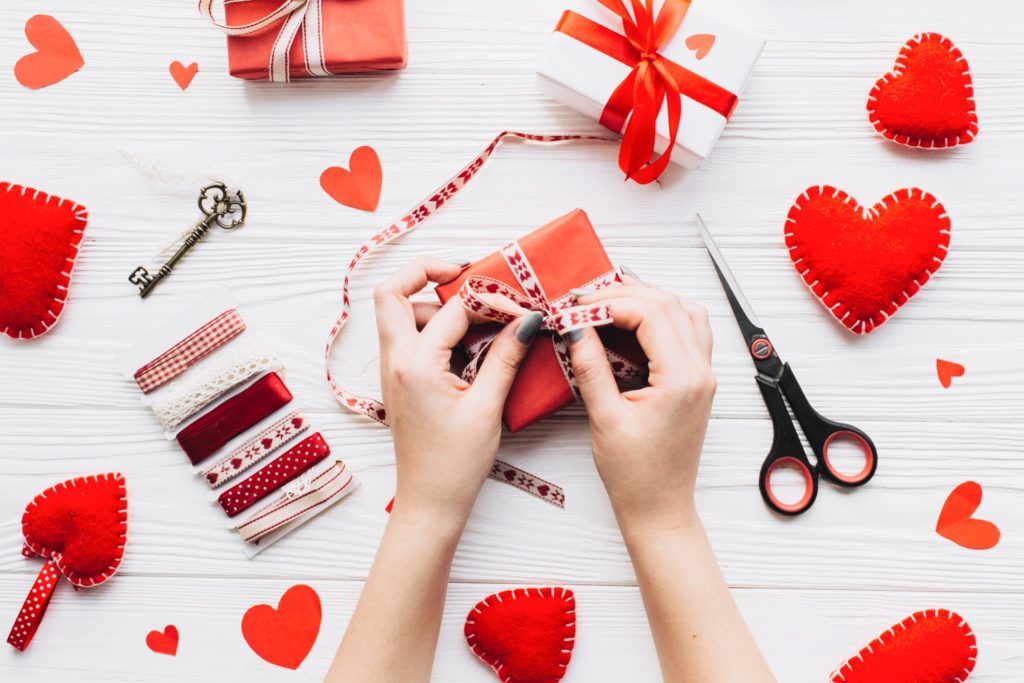Manualidades fáciles para San Valentín (regalos DIY paso a paso)