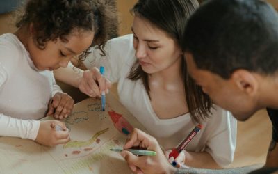 Proyectos artísticos en familia: arte que une generaciones